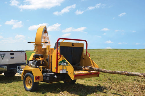 WOOD CHIPPER, TOWABLE (9)